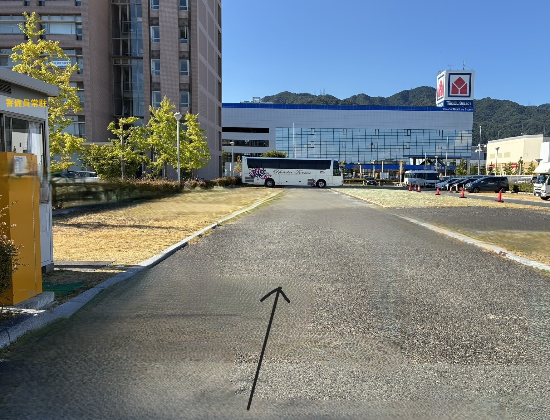 バス専用駐車場入口