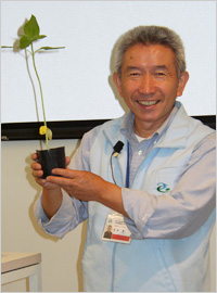 【写真】荒井　勣氏